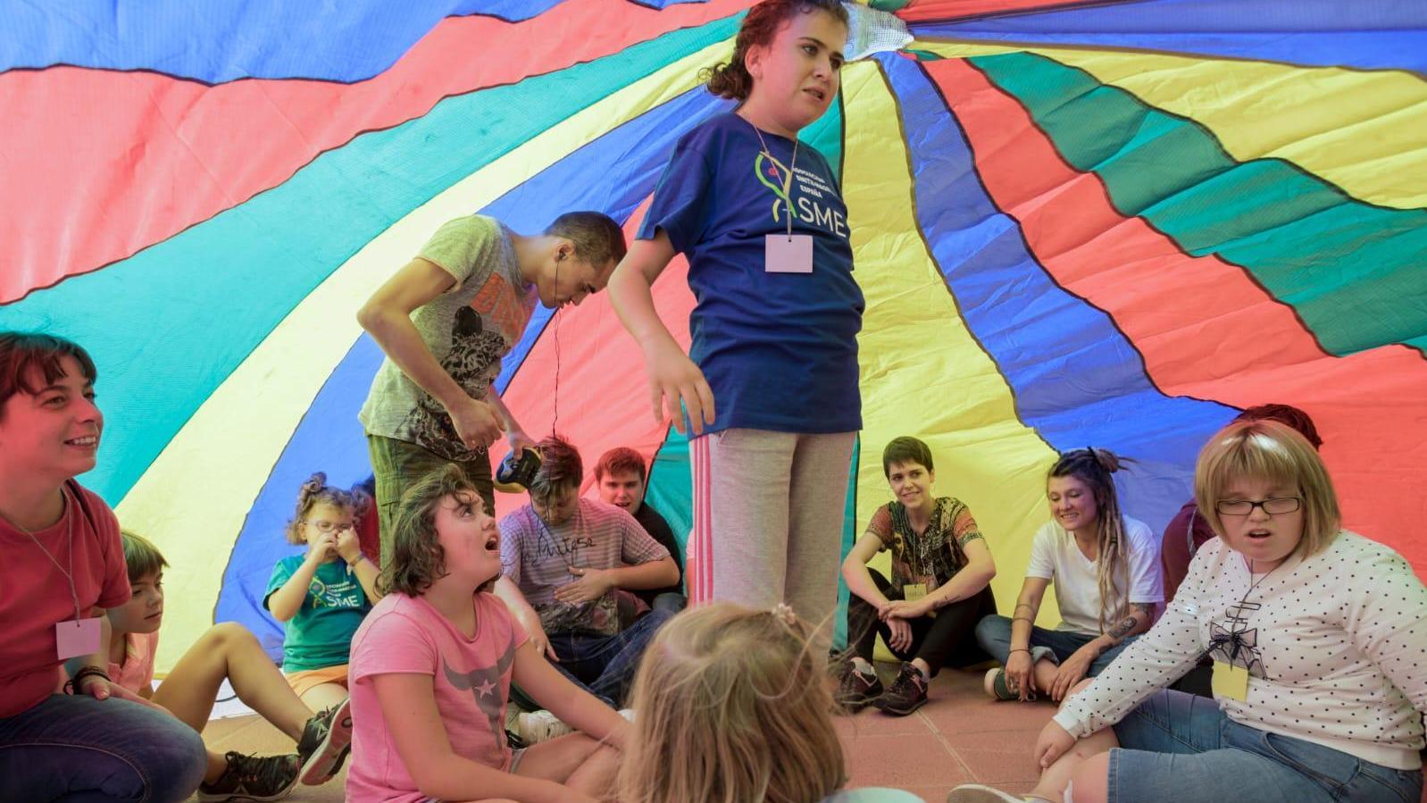 Becas para actividades de verano para niños con Síndrome de Smith Magenis