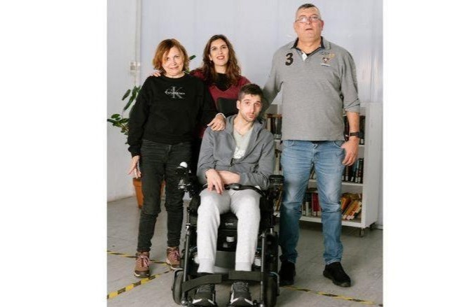   Programa de apoyo para cuidadores/as familiares en la enfermedad de Huntington